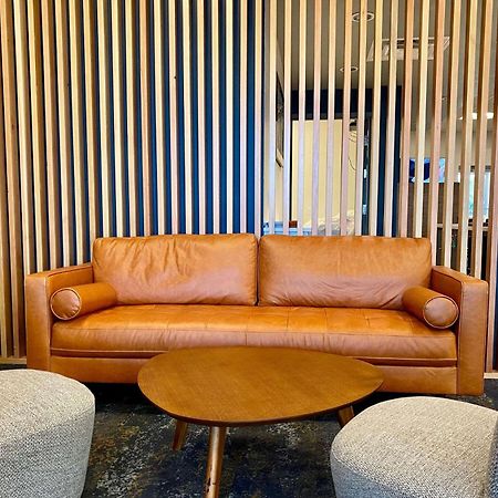 Howard Johnson By Wyndham Winnipeg West Esterno foto