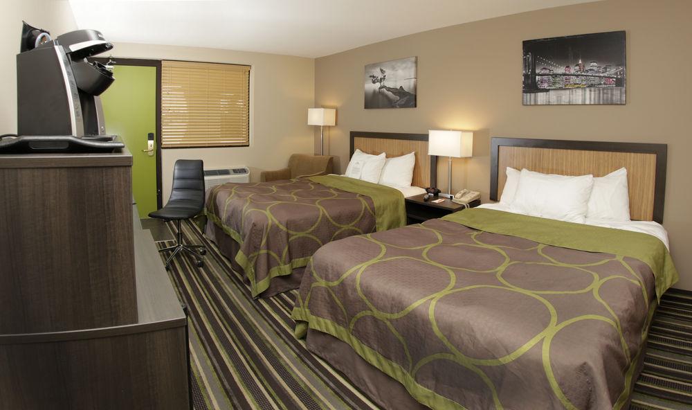 Howard Johnson By Wyndham Winnipeg West Esterno foto