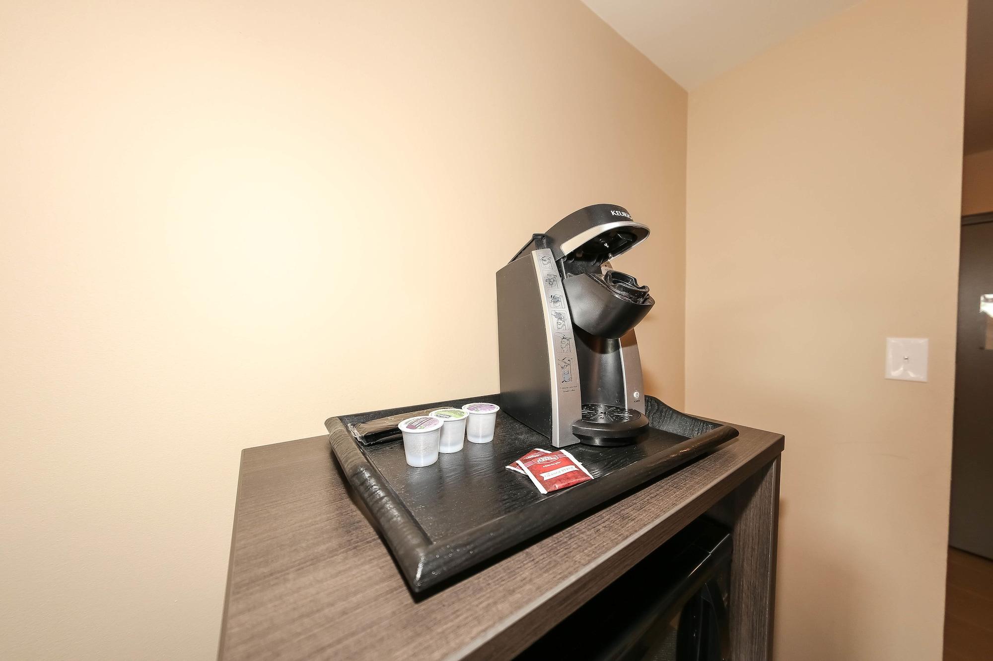 Howard Johnson By Wyndham Winnipeg West Esterno foto