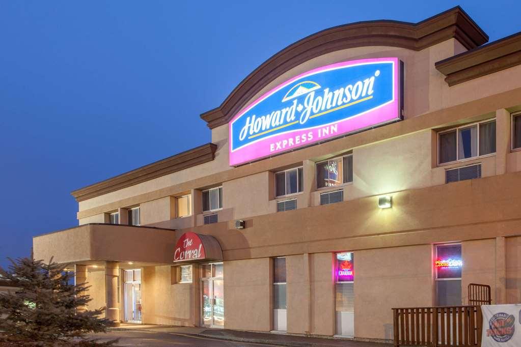 Howard Johnson By Wyndham Winnipeg West Esterno foto