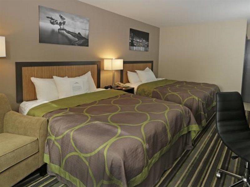 Howard Johnson By Wyndham Winnipeg West Esterno foto