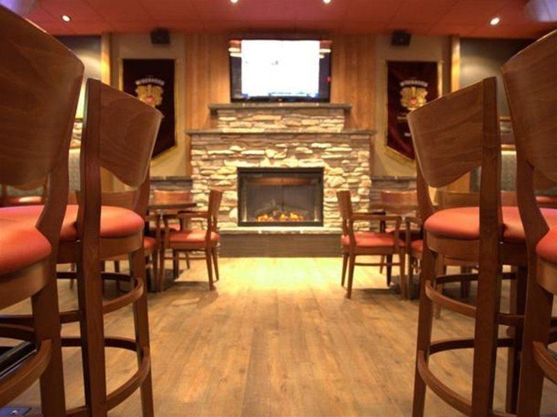 Howard Johnson By Wyndham Winnipeg West Esterno foto
