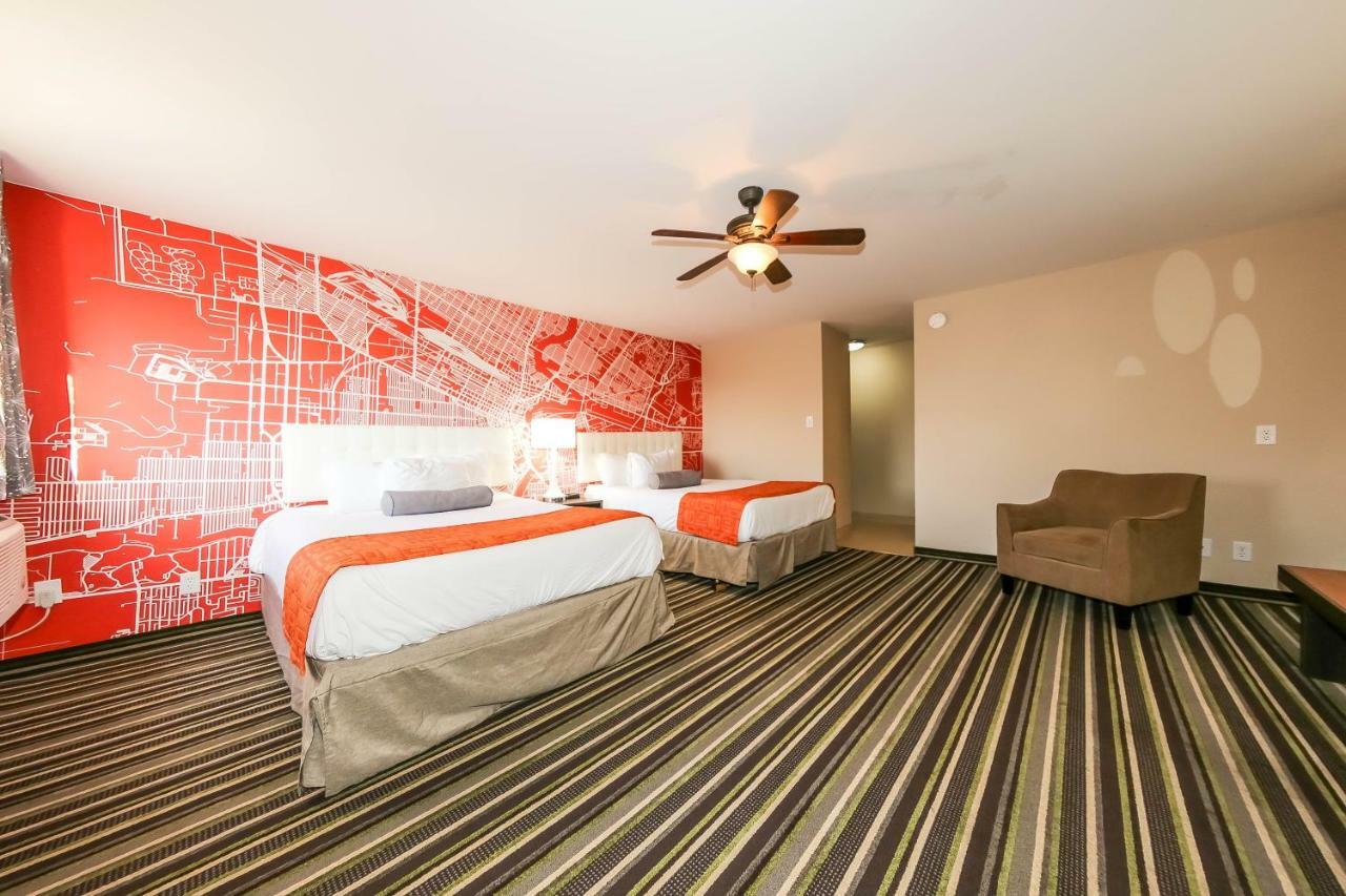 Howard Johnson By Wyndham Winnipeg West Esterno foto